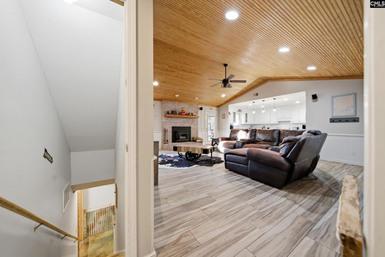 1381 Mike Stuck Road Photo 20