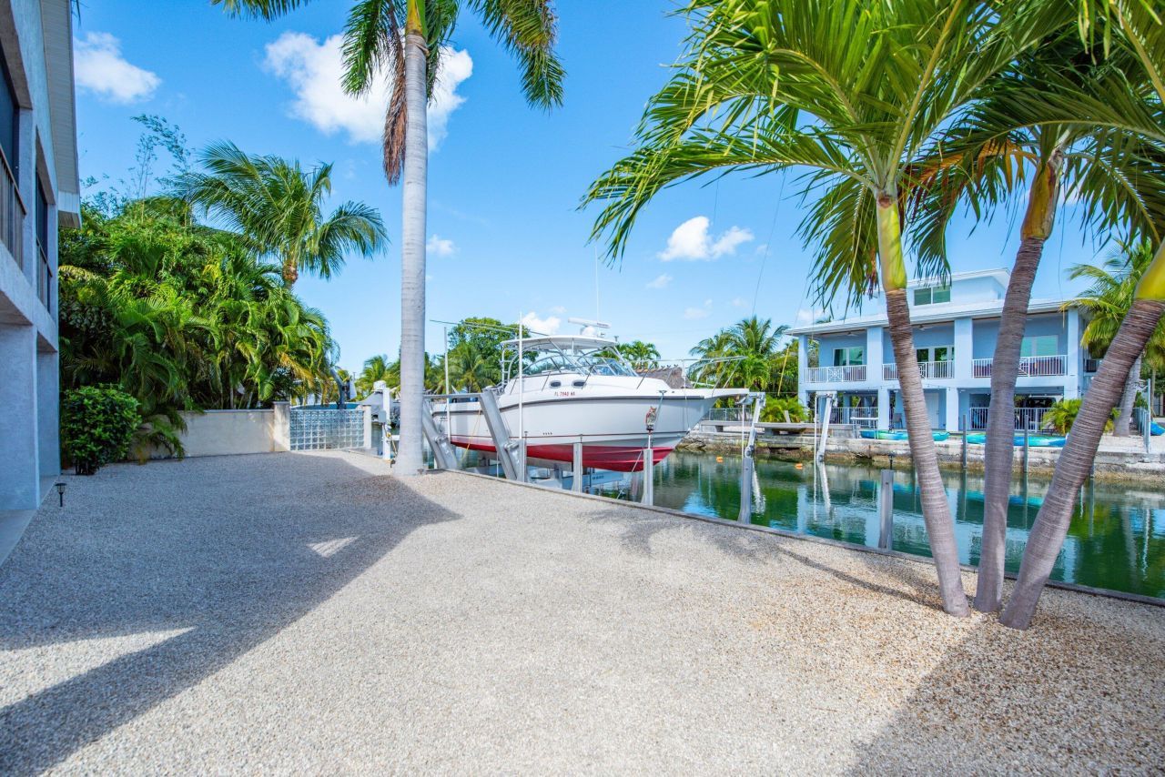 857 E Caribbean Drive, Summerland Key, FL 33042 Photo