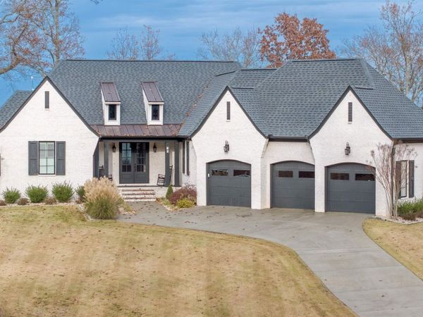 79 Crown Pointe Dr, Muscle Shoals, AL