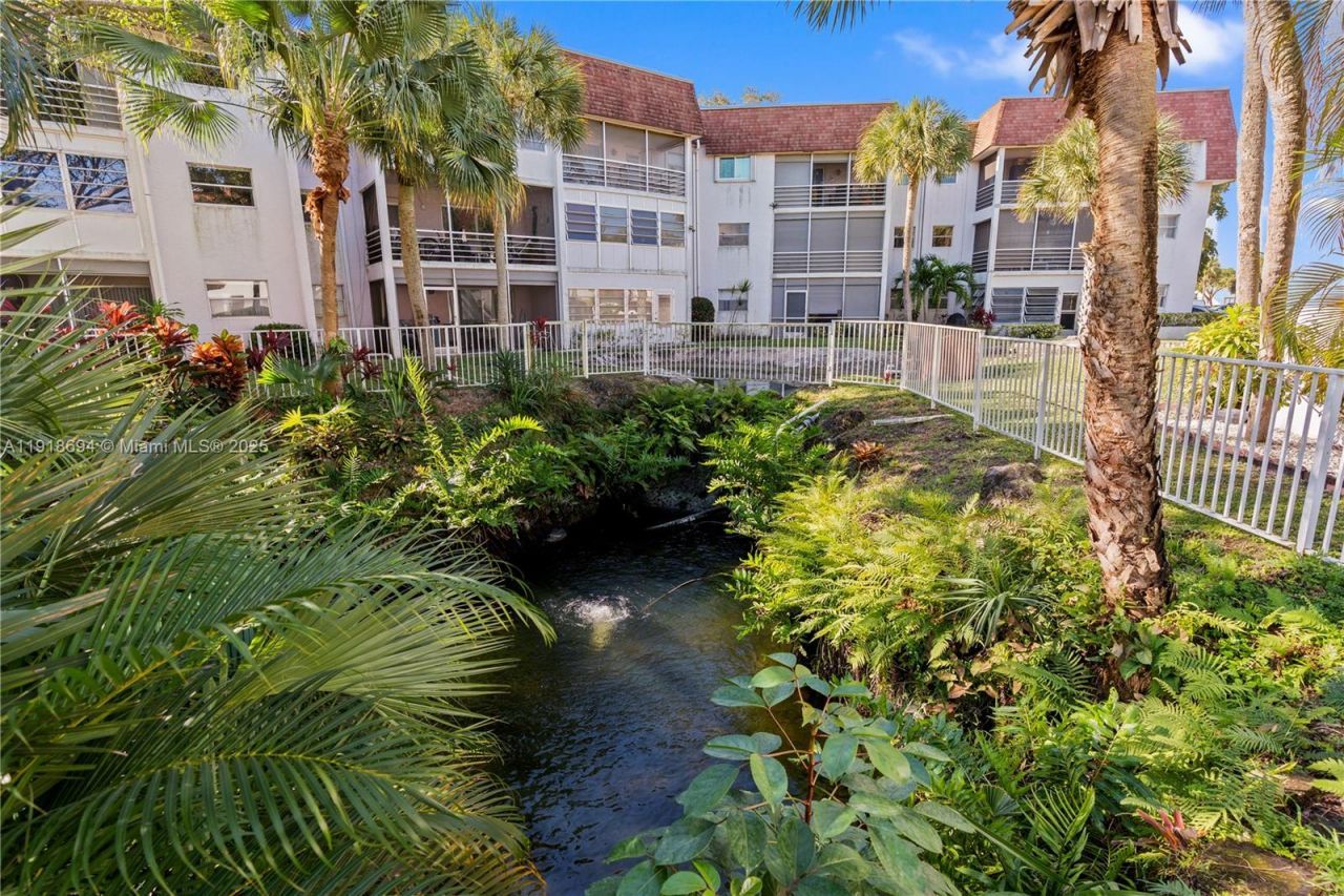 8000 Lagos De Campo Blvd, Unit A-104, Tamarac, FL 33321 Photo