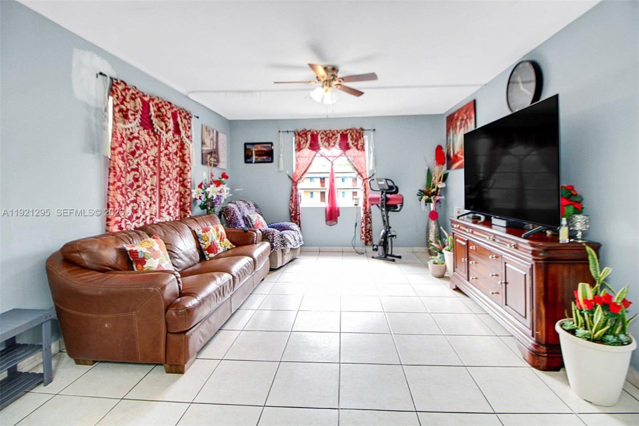10745 SW 3rd St, Unit 6, Sweetwater, FL 33174 Photo