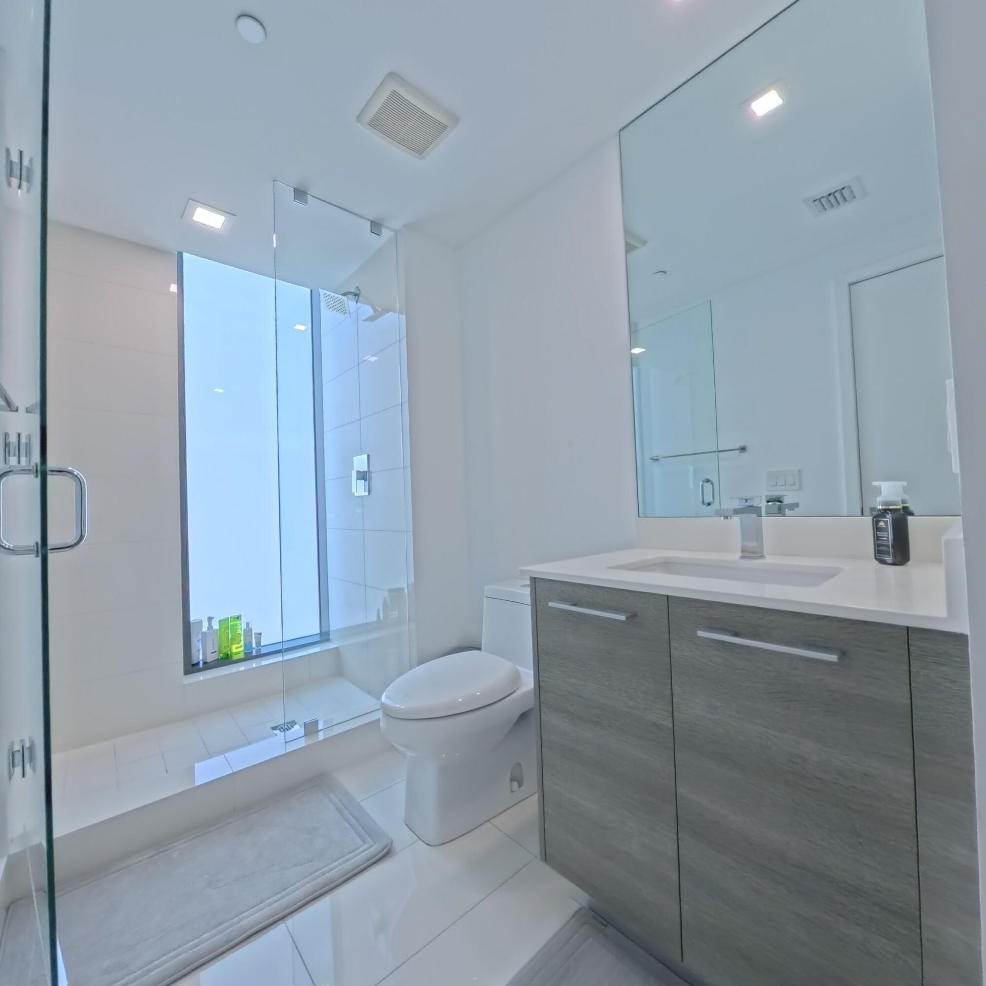 650 NE 32nd Street, Unit 1601, Miami, FL 33137 Photo