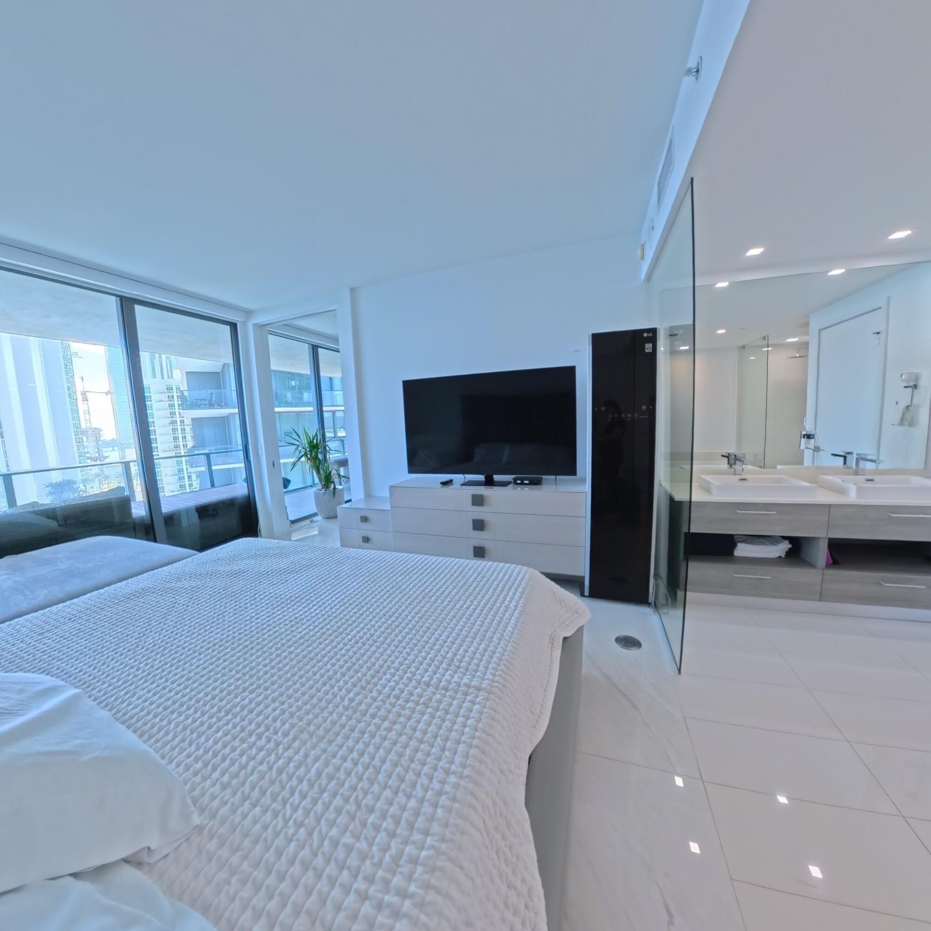 650 NE 32nd Street, Unit 1601, Miami, FL 33137 Photo