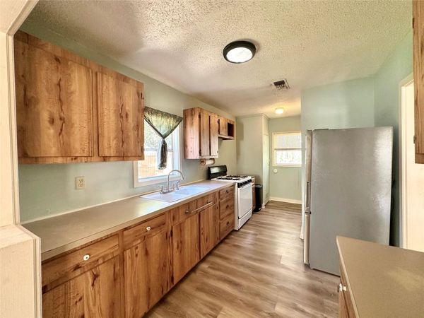 405 Mills ST, Smithville, TX 78957