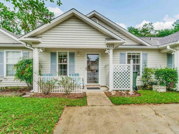 9572 Cobblebrook Dr, Pensacola, FL 32506