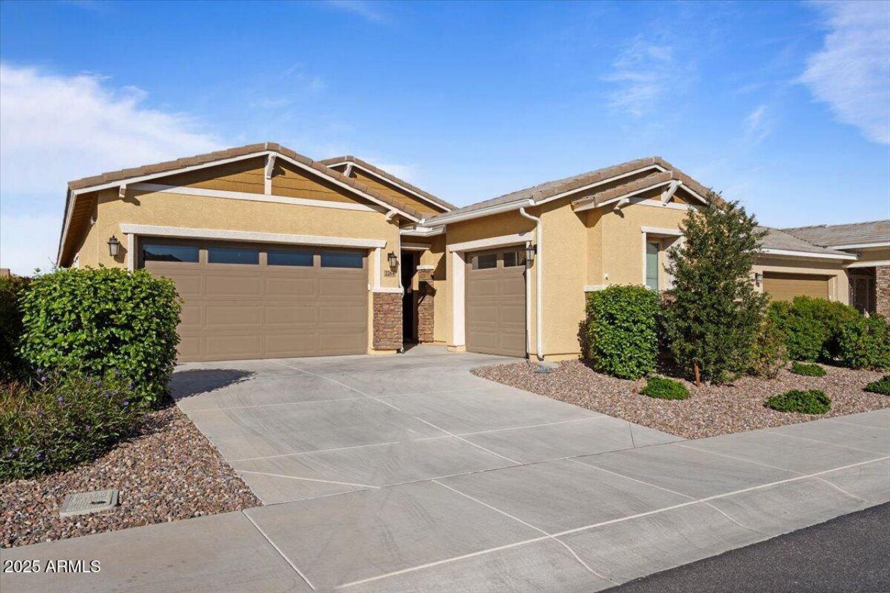 2264 E Isaiah Avenue, Gilbert, AZ 85298 Main Photo