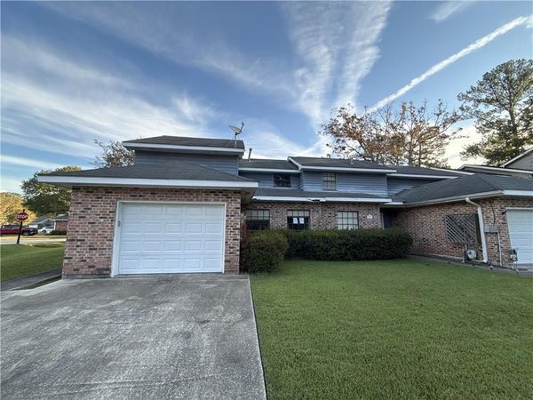 1 JENNIFER Court, Mandeville, LA 70448