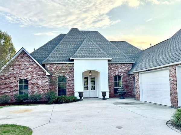 41133 Clearwater Ave, Gonzales, LA 70737