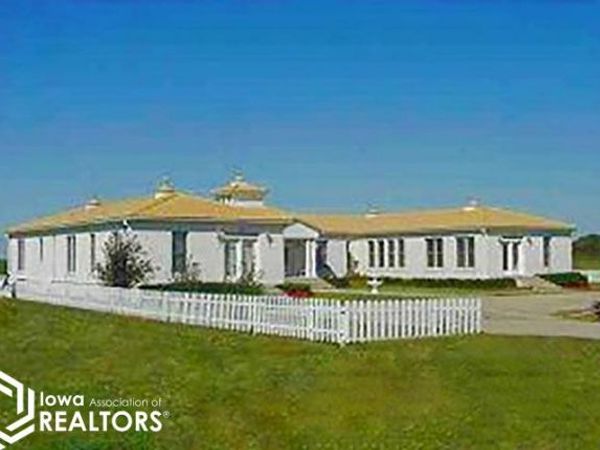 2000 Mansion Drive, Fairfield, IA 52556