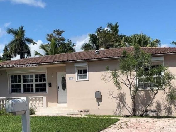 1531 Moffett St, Hollywood, FL 33020
