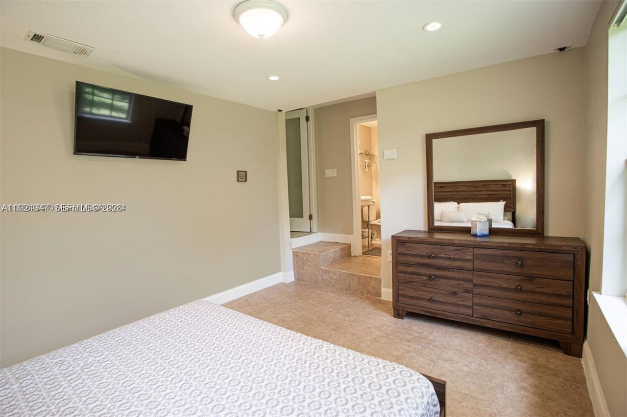 1531 Moffett St, Hollywood, FL 33020 Photo