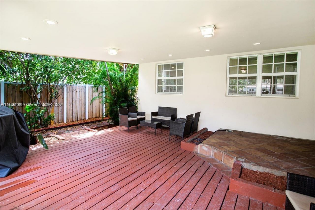 1531 Moffett St, Hollywood, FL 33020 Photo