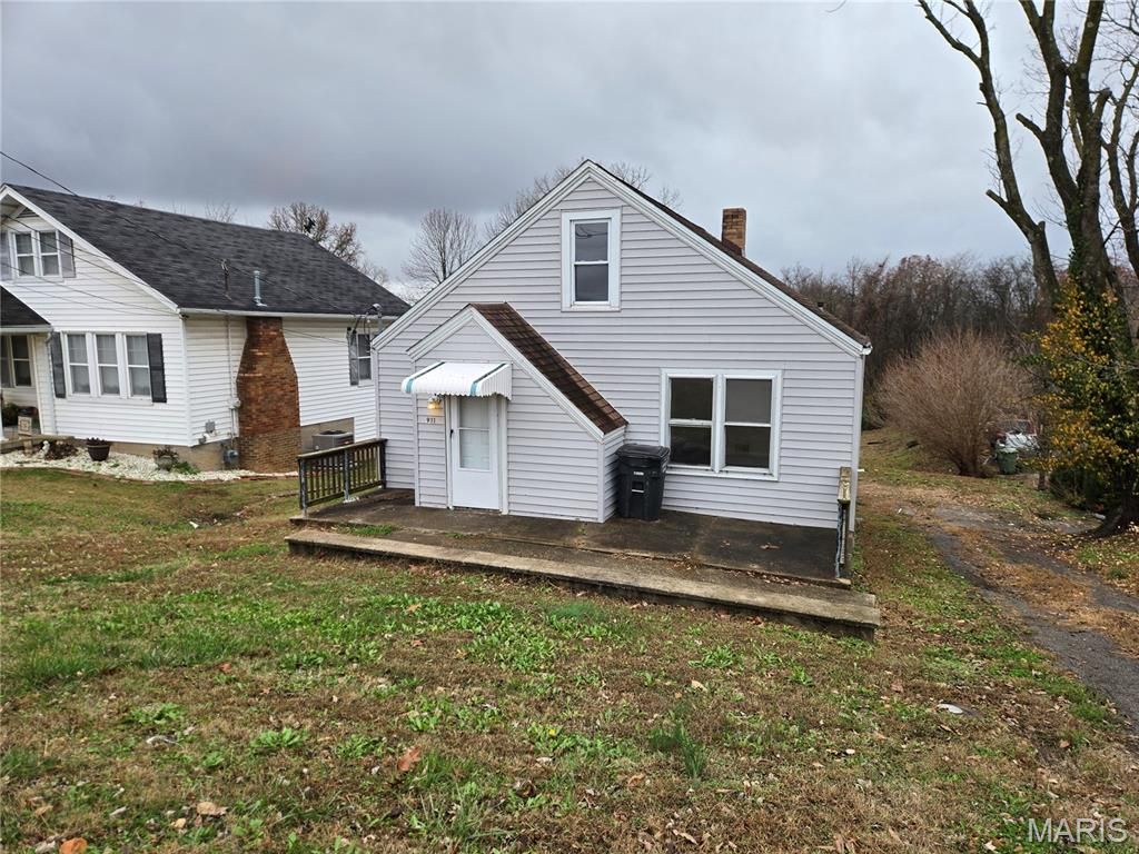 911 Lehmen Drive, Chester, IL 62233 Main Photo