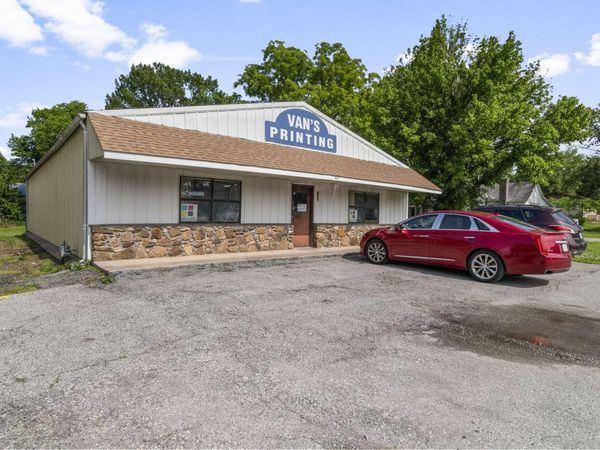 423 S Hazel Street, Grove, OK 74344