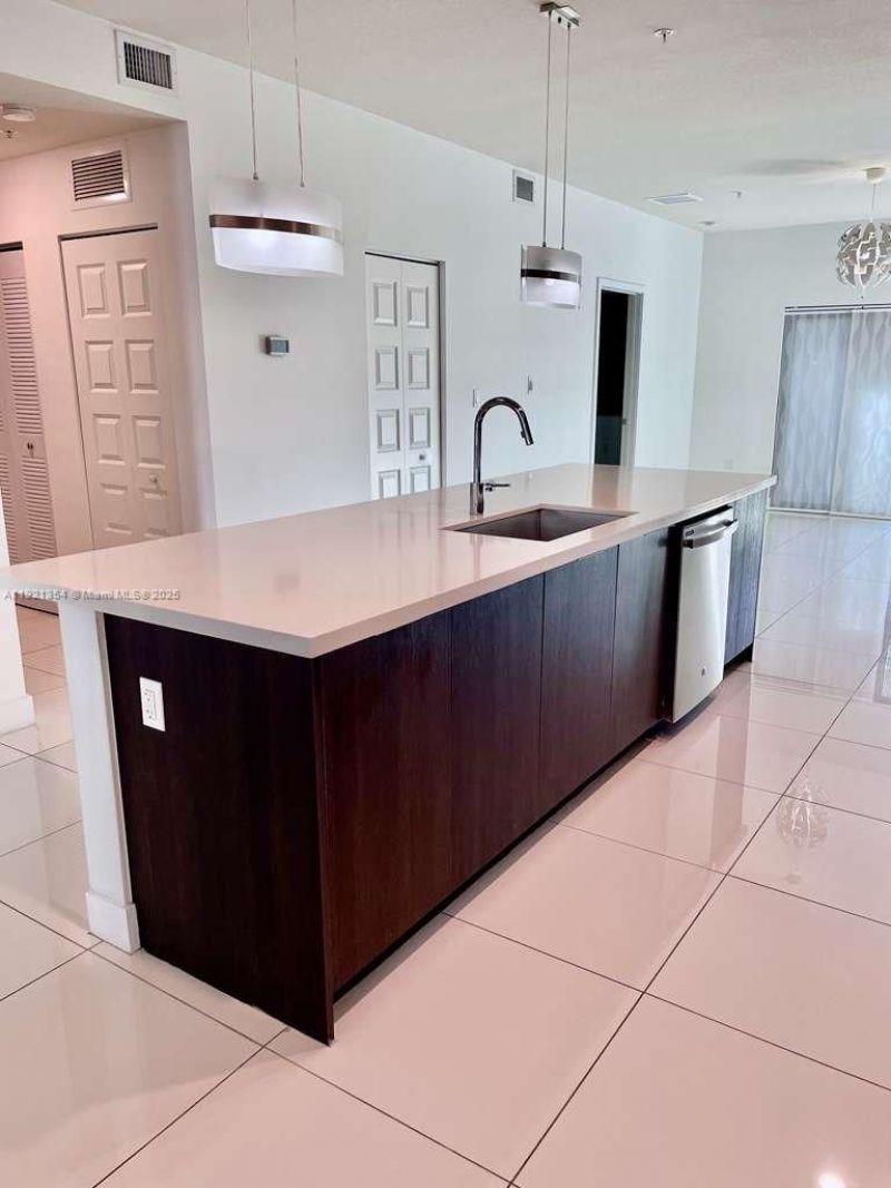 7805 NW 104th Ave, Unit 5, Doral, FL 33178 Photo