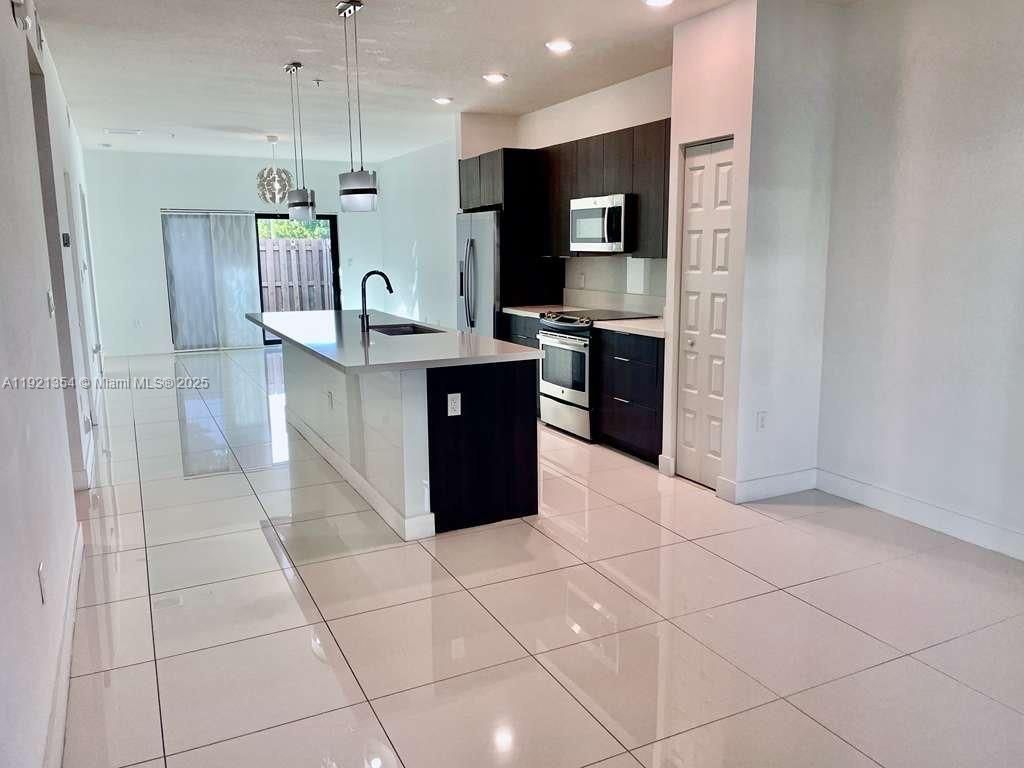 7805 NW 104th Ave, Unit 5, Doral, FL 33178 Photo