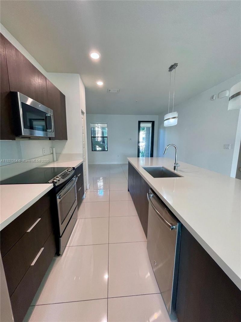 7805 NW 104th Ave, Unit 5, Doral, FL 33178 Photo