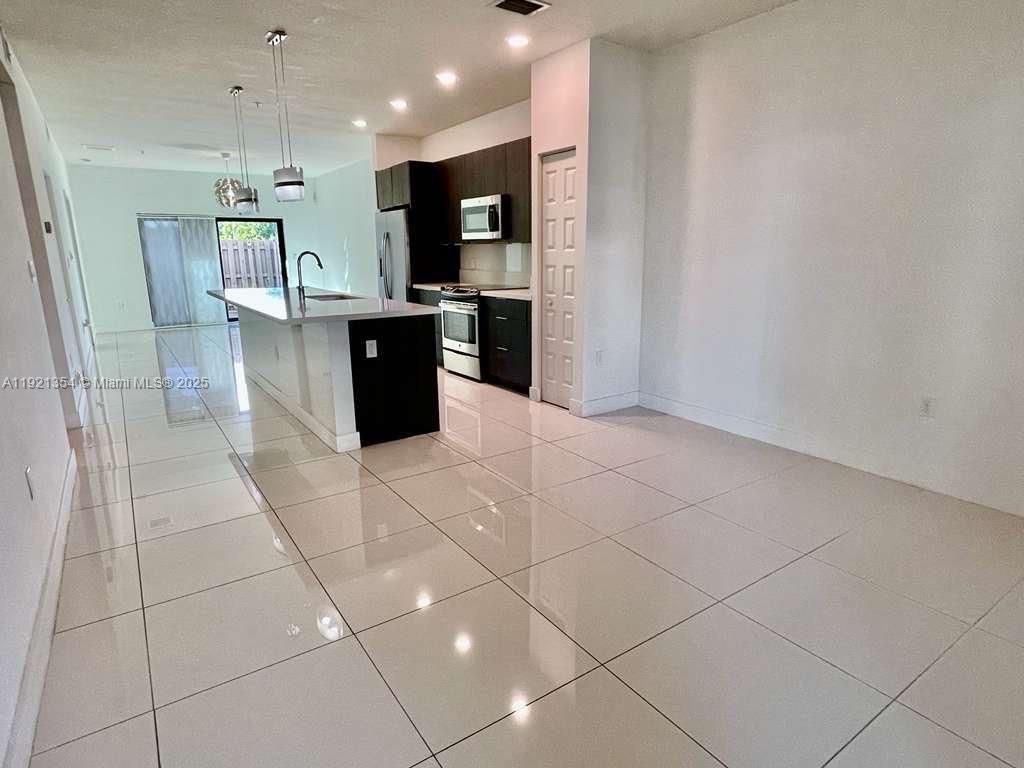 7805 NW 104th Ave, Unit 5, Doral, FL 33178 Photo