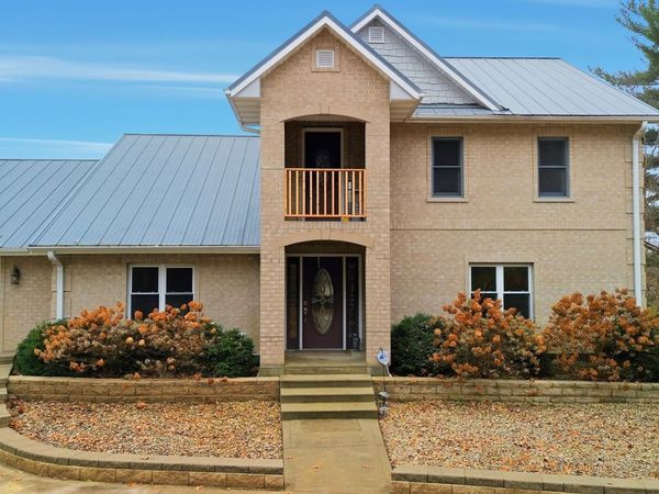 7231 S lost Nation Road, Dixon, IL 61021