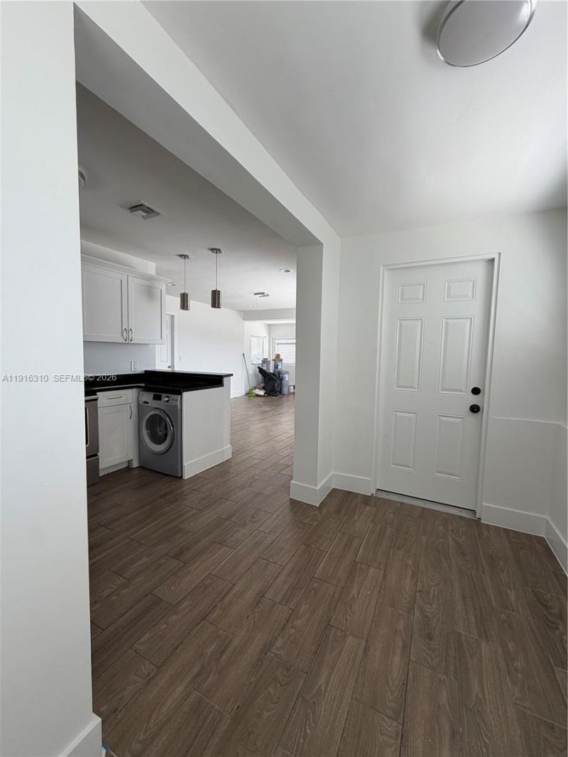 107 W Pembroke Rd, Hallandale Beach, FL 33009 Photo