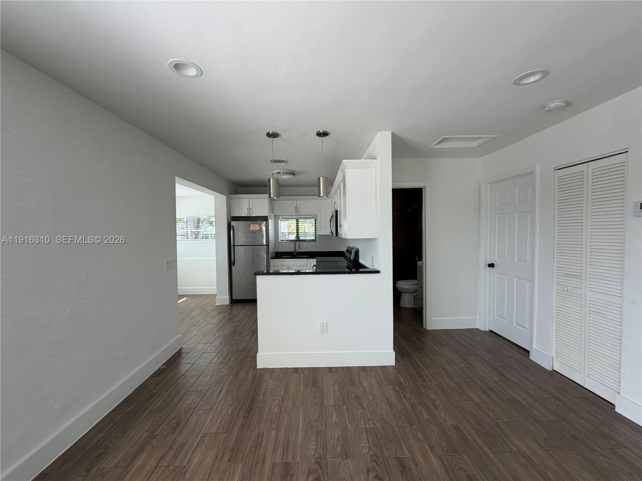 107 W Pembroke Rd, Hallandale Beach, FL 33009 Photo