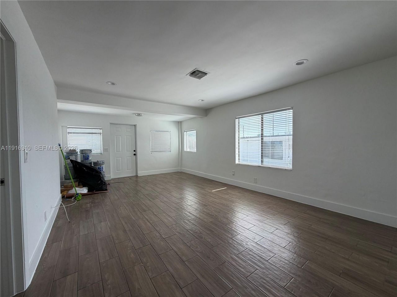 107 W Pembroke Rd, Hallandale Beach, FL 33009 Photo