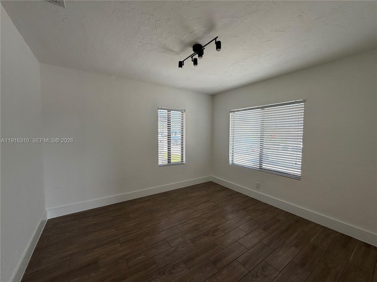 107 W Pembroke Rd, Hallandale Beach, FL 33009 Photo