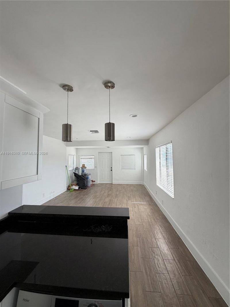 107 W Pembroke Rd, Hallandale Beach, FL 33009 Photo