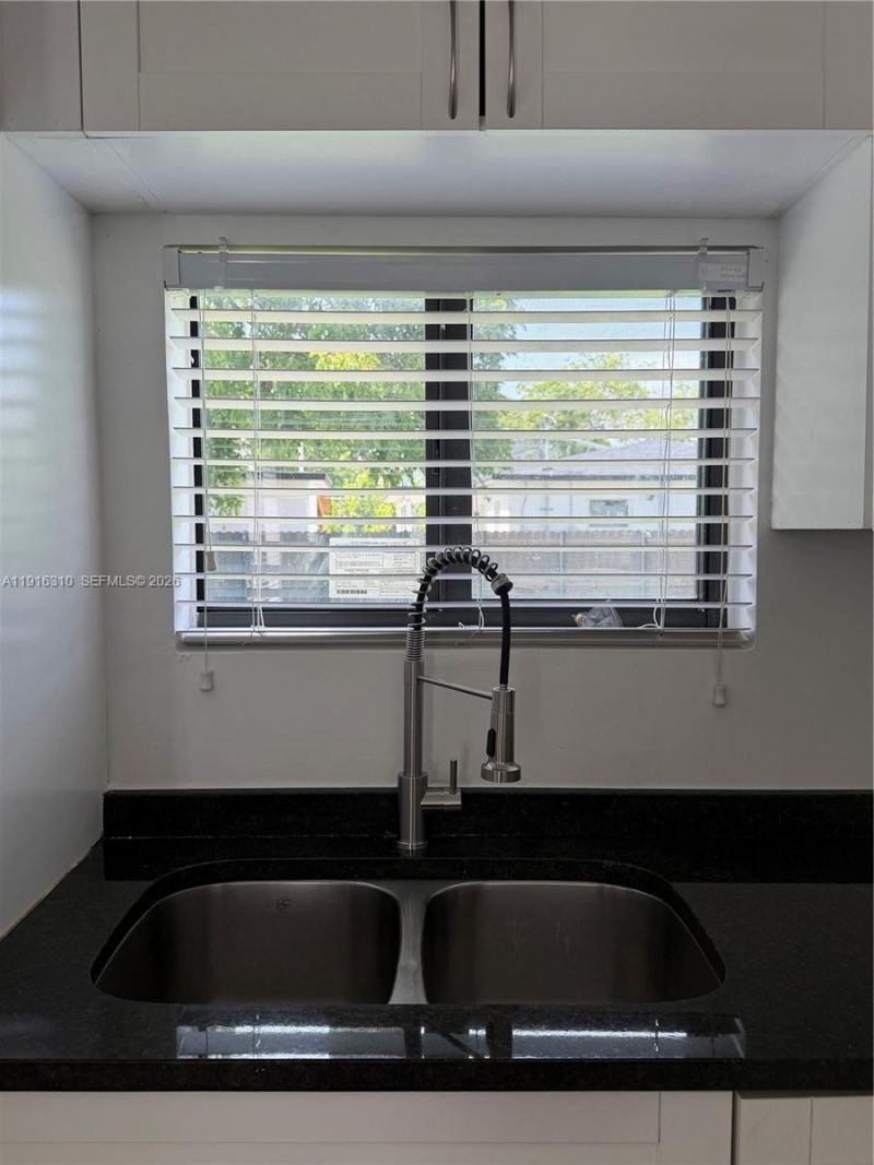 107 W Pembroke Rd, Hallandale Beach, FL 33009 Photo