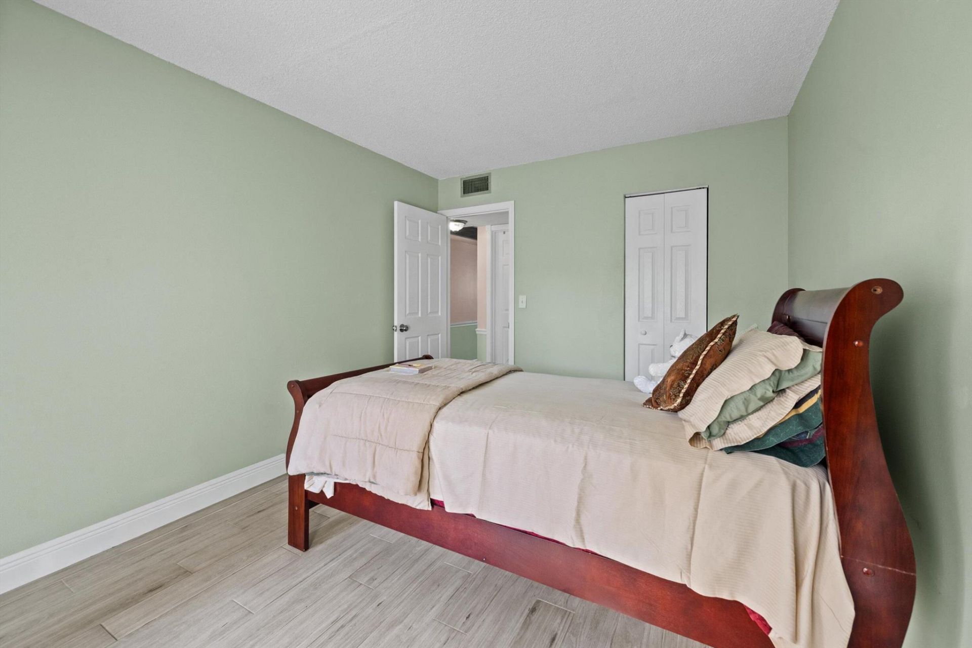 380 Sheffield P, West Palm Beach, FL 33417 Photo