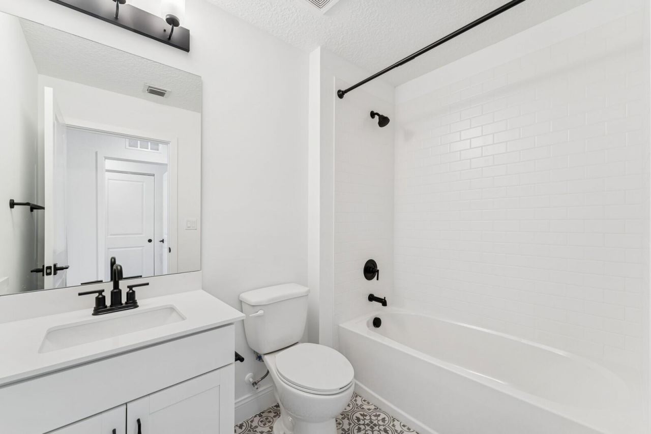 174 SE Birch Terrace, Unit 207, Stuart, FL 34997 Photo