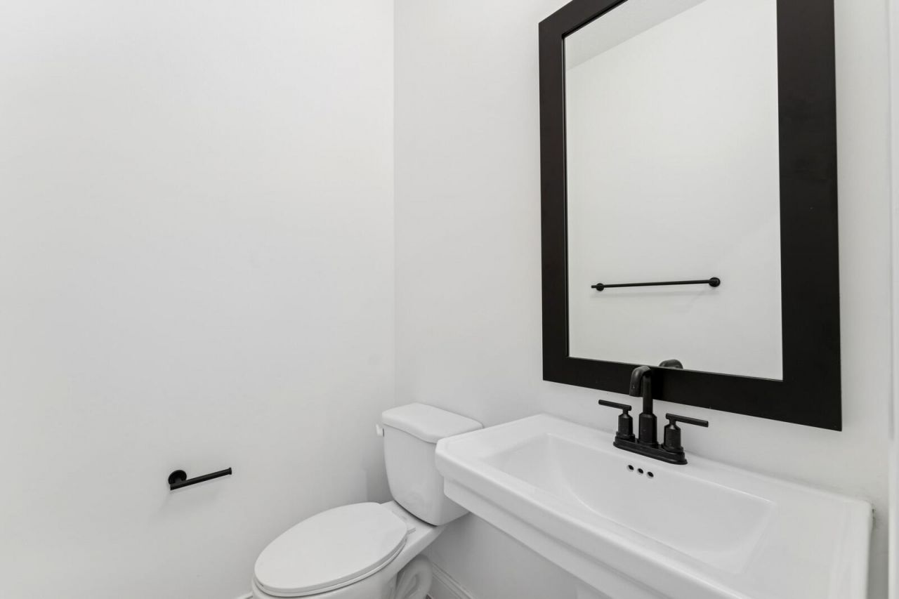 174 SE Birch Terrace, Unit 207, Stuart, FL 34997 Photo