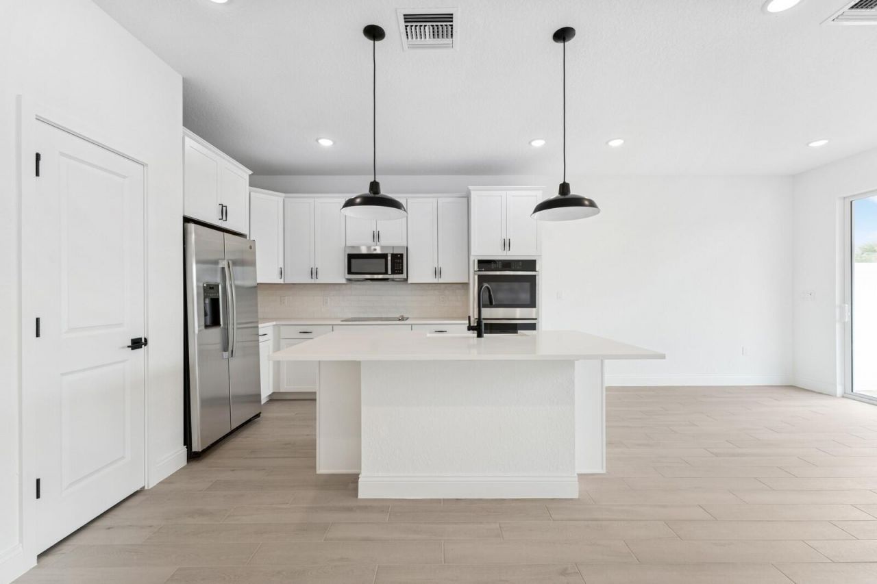 174 SE Birch Terrace, Unit 207, Stuart, FL 34997 Photo