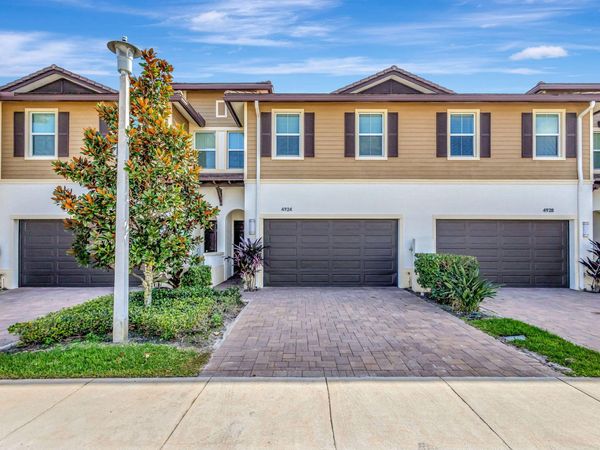 4924 Pointe Midtown Way, Unit 21, Palm Beach Gardens, FL 33418