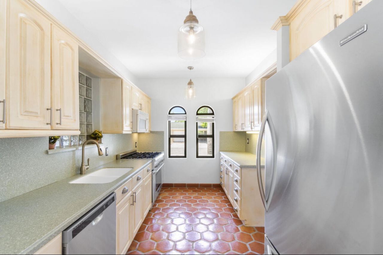 400 33rd Street, West Palm Beach, FL 33407 Photo