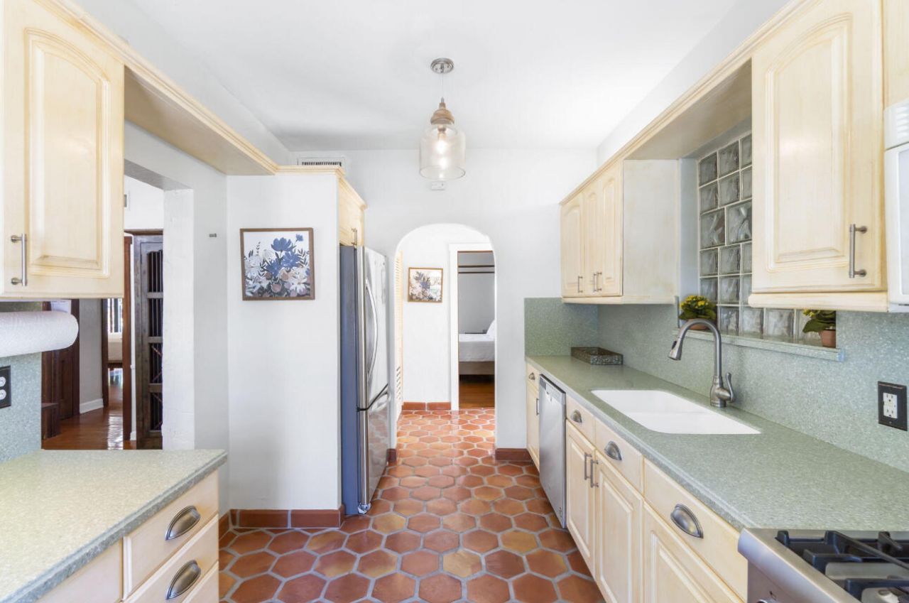 400 33rd Street, West Palm Beach, FL 33407 Photo