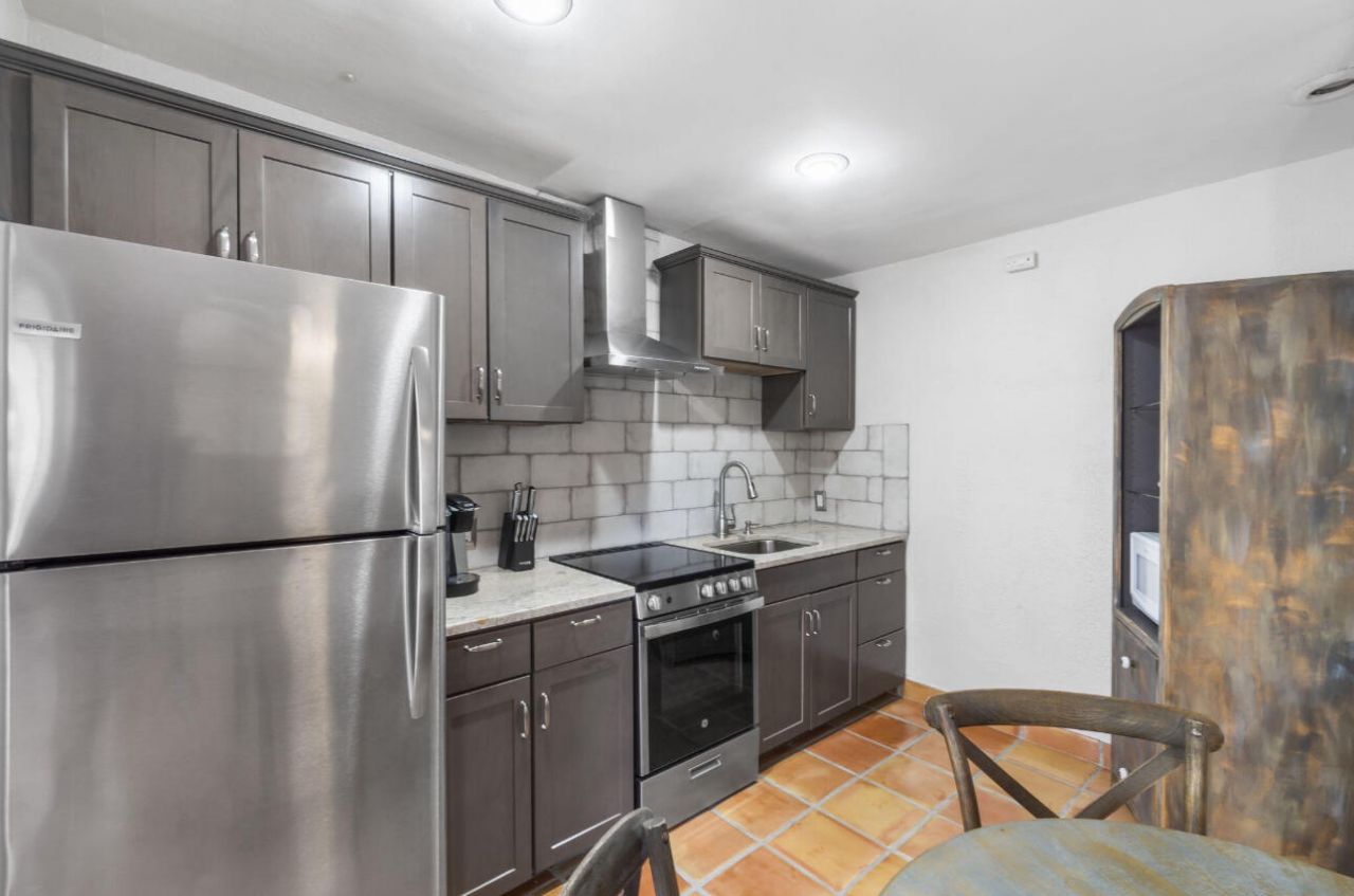 400 33rd Street, West Palm Beach, FL 33407 Photo