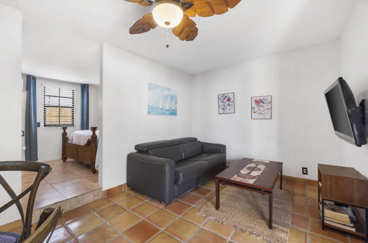 400 33rd Street, West Palm Beach, FL 33407 Photo