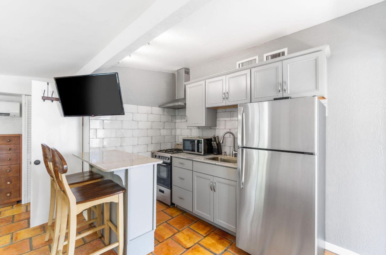 400 33rd Street, West Palm Beach, FL 33407 Photo