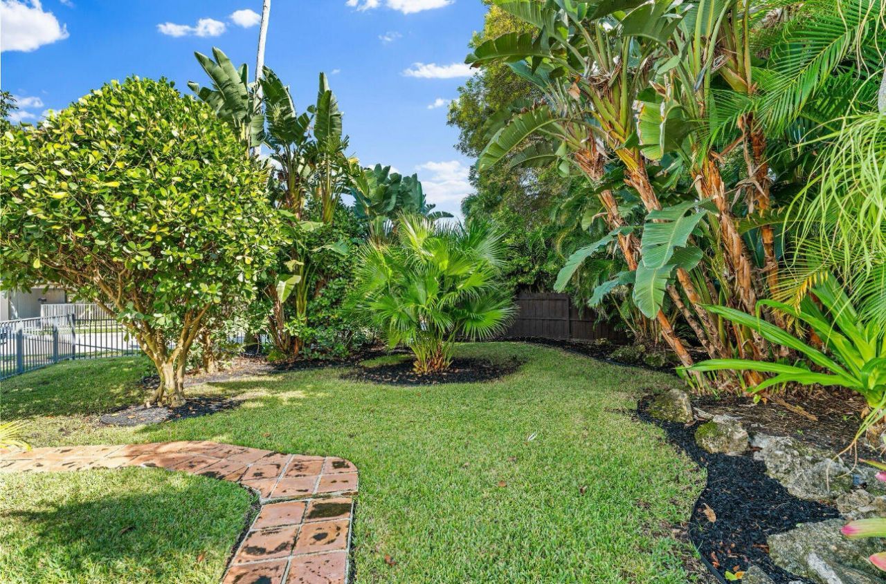 400 33rd Street, West Palm Beach, FL 33407 Photo