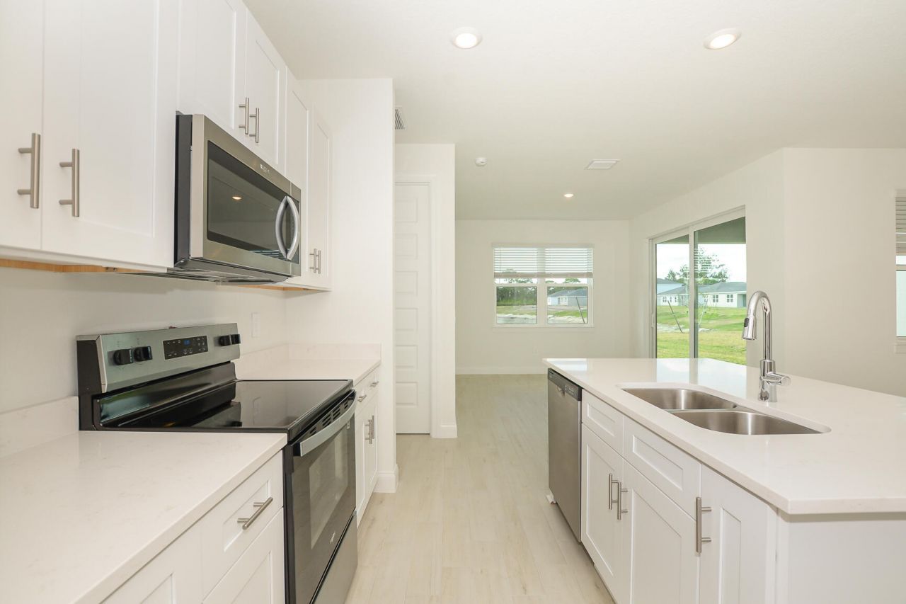 6312 NW Cloverdale Avenue, Port Saint Lucie, FL 34987 Photo