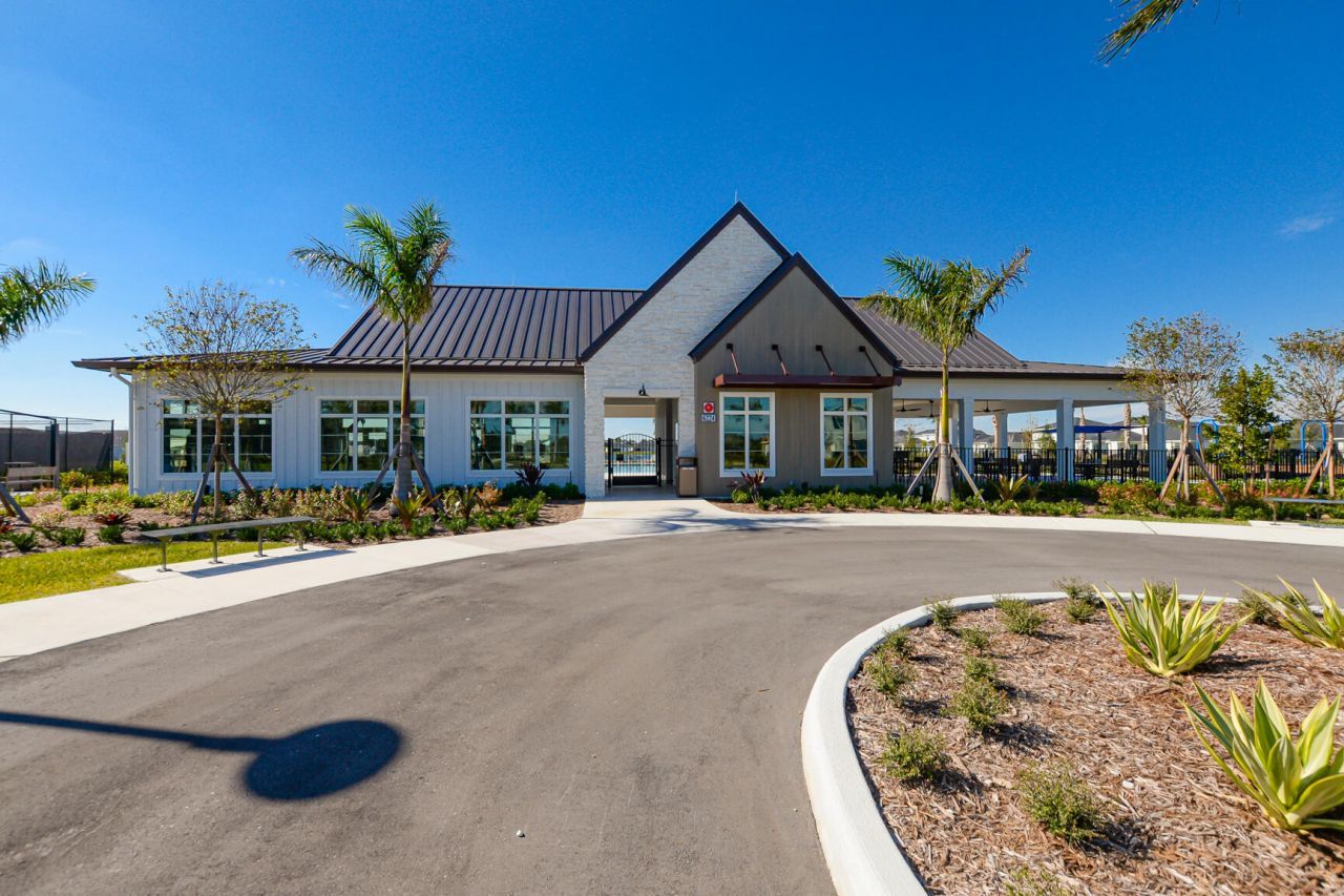 6312 NW Cloverdale Avenue, Port Saint Lucie, FL 34987 Photo