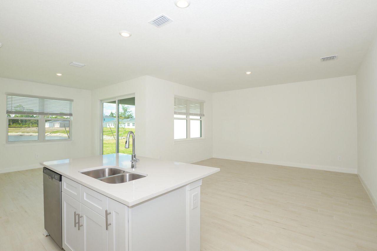 6312 NW Cloverdale Avenue, Port Saint Lucie, FL 34987 Photo