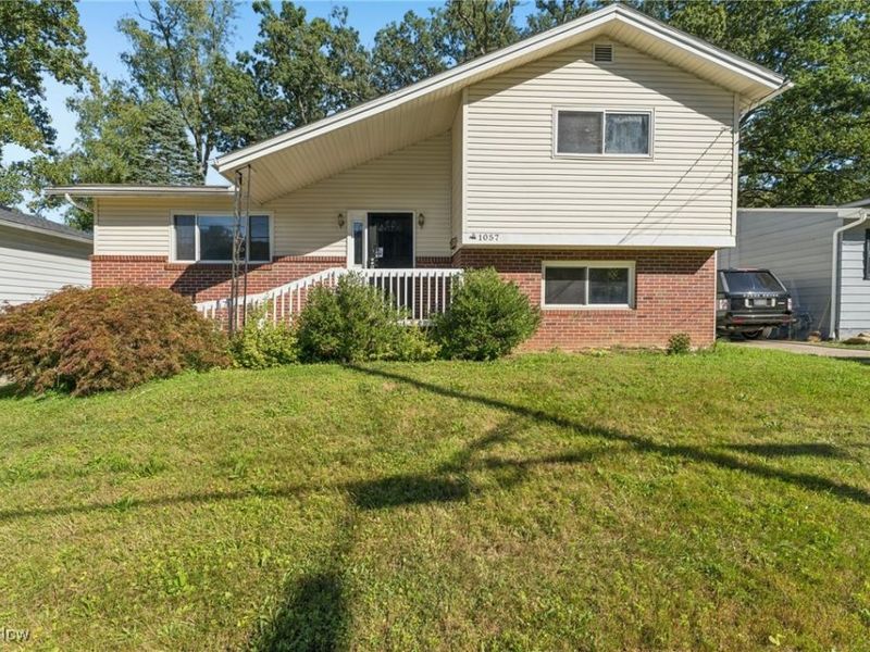 1057 Kevin Drive, Akron, OH 44313 Photo 4