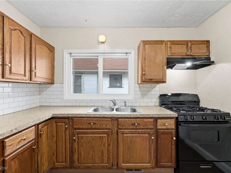 683 Ranney Street, Akron, OH 44310 Photo 14