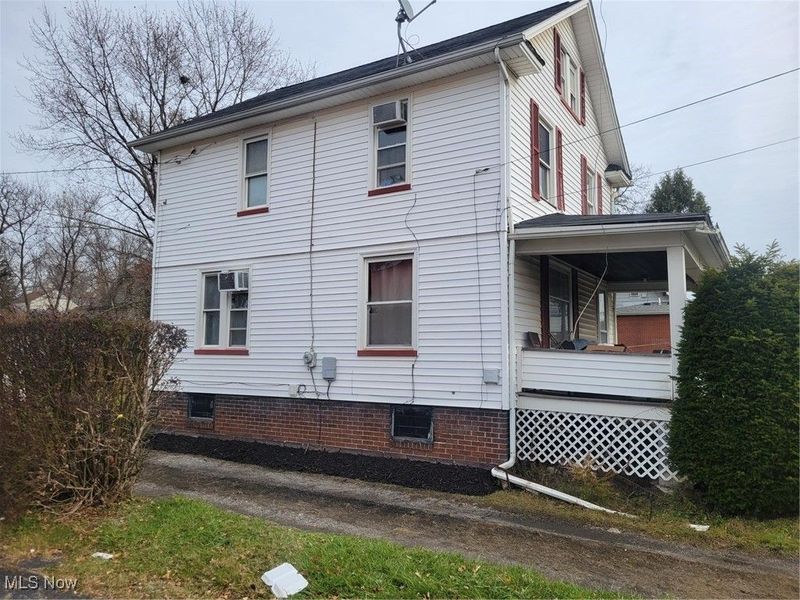 1911 Youngstown Road SE, Warren, OH 44484 Photo 2