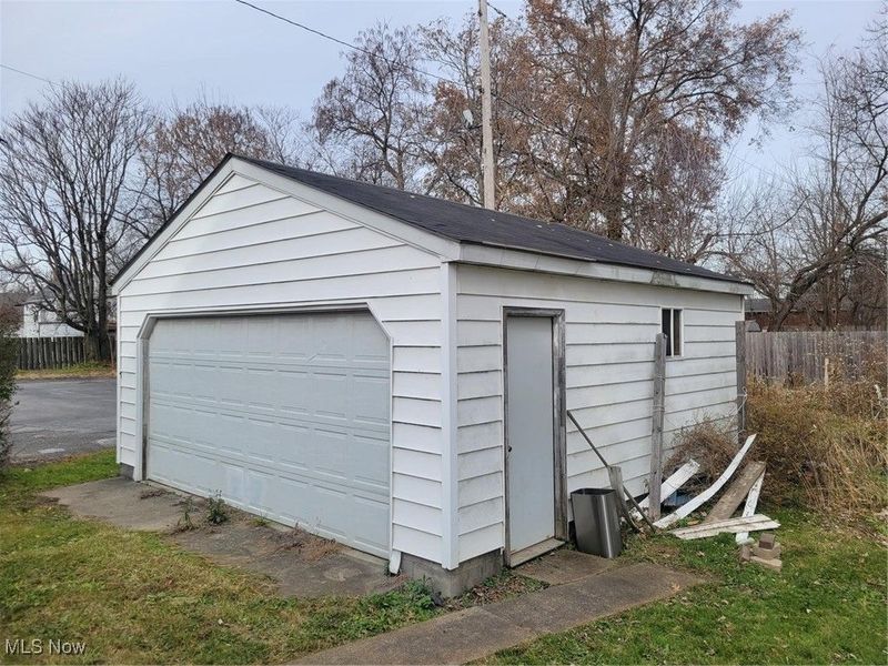 1911 Youngstown Road SE, Warren, OH 44484 Photo 4