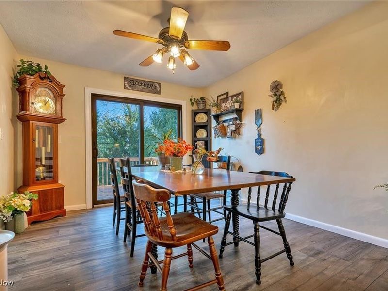 1513 Meadow Square NE, Bolivar, OH 44612 Photo 10