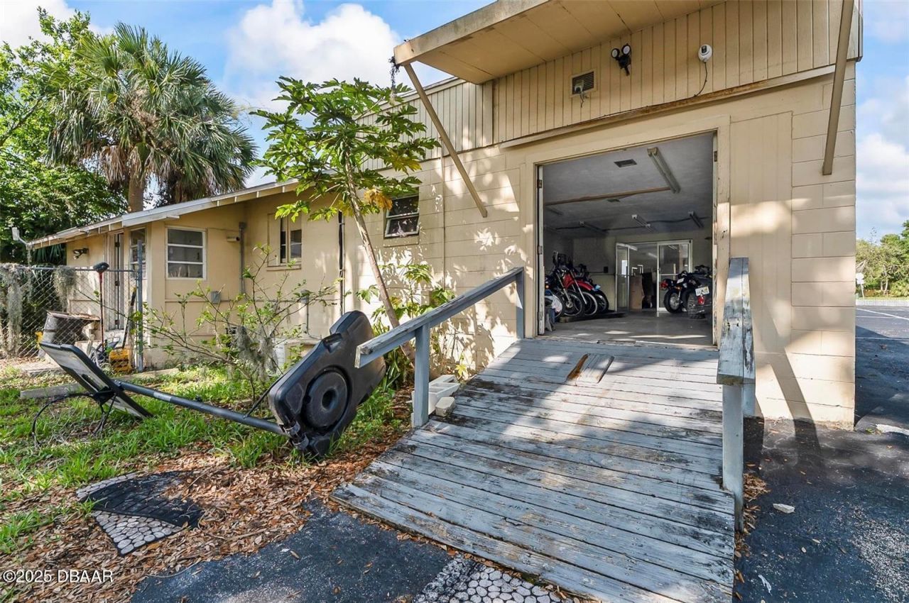 1841 S Ridgewood Avenue, South Daytona, FL 32119 Photo