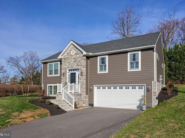 2521 EDGEWOOD LANE, YORK, PA 17403